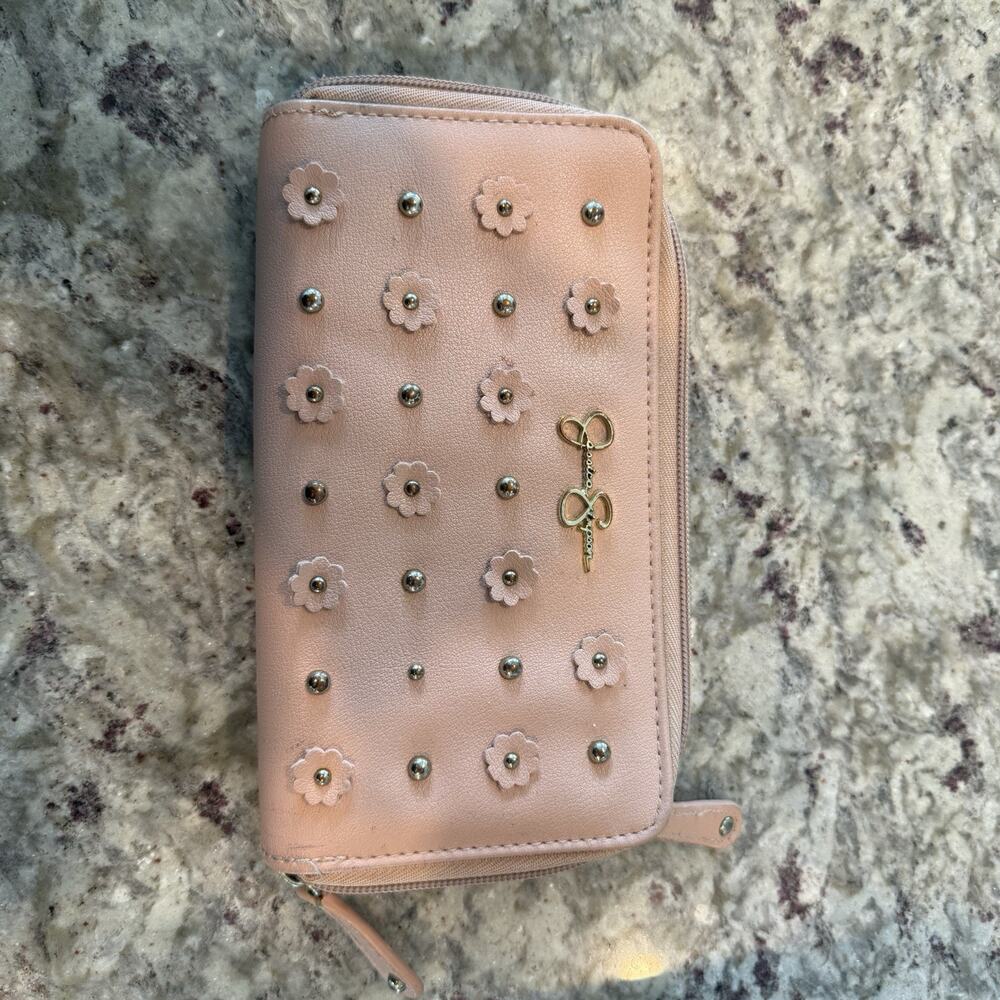 Jessica Simpson Wallet: Soft Pink With Flowers